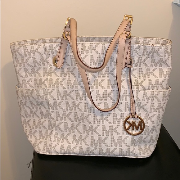 Michael Kors Handbags - Used Michael Kors tote bag